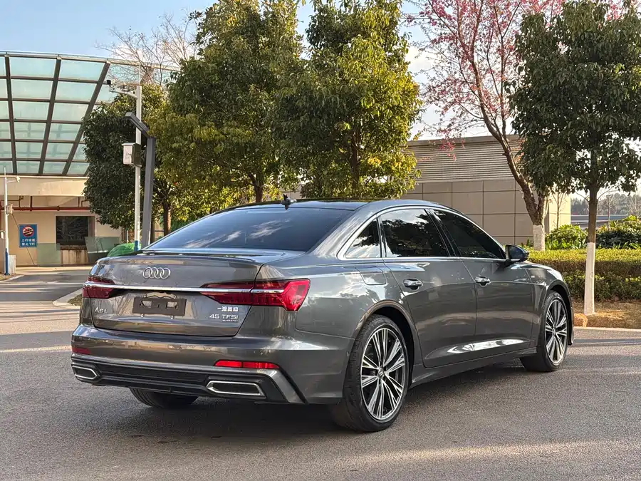 900x675_0_q87_c42_autohomecar__ChxpWGlOV4mAYilvABAFQui_Y8c823.jpg.webp Used Audi A6L 2020 45 TFSI quattro exclusive dynamic model