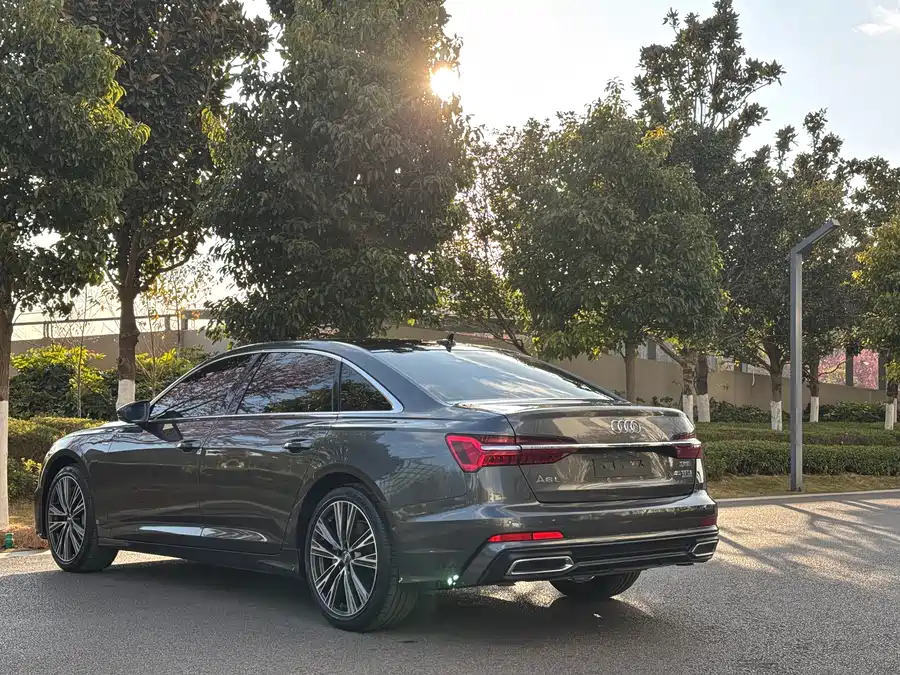 900x675_0_q87_c42_autohomecar__ChxpWGlOV4uAR8KVAA76NIPQtfA374.jpg.webp Used Audi A6L 2020 45 TFSI quattro exclusive dynamic model