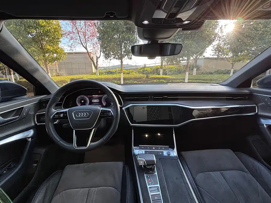 900x675_0_q87_c42_autohomecar__ChxpWGlOV5CAMEaGAA1awW4TT2I447.jpg.webp Used Audi A6L 2020 45 TFSI quattro exclusive dynamic model