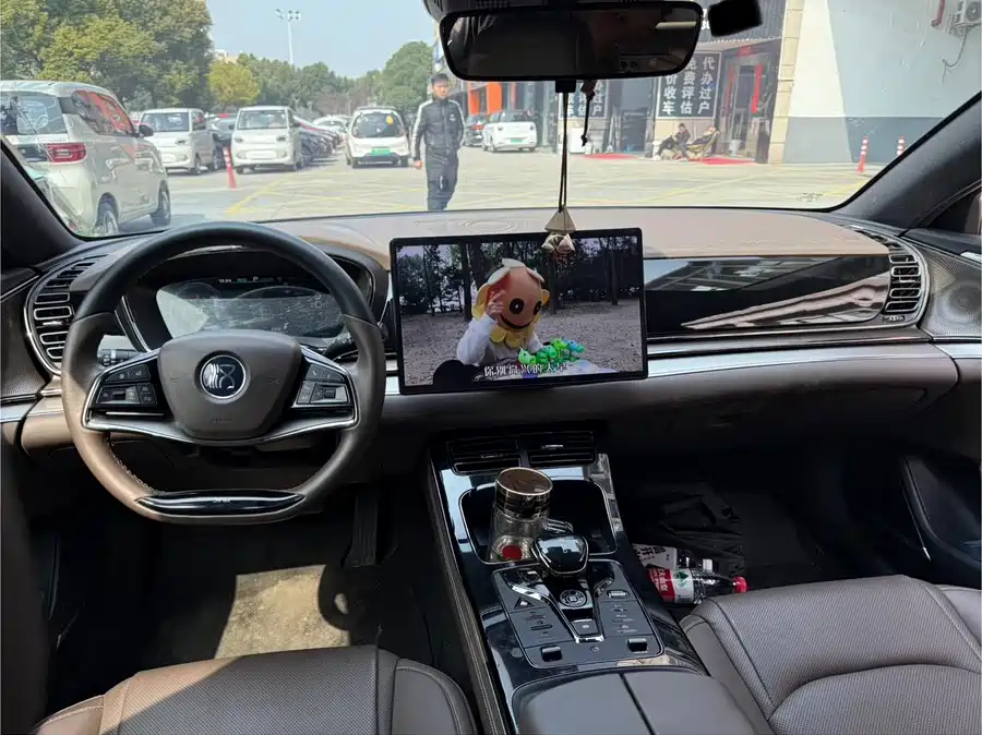 900x675_0_q87_c42_autohomecar__CjIFVGh4S7KAK8l2AASPcaRGKXY829.jpg.webp Used BYD Han 2021 EV standard range version luxury model