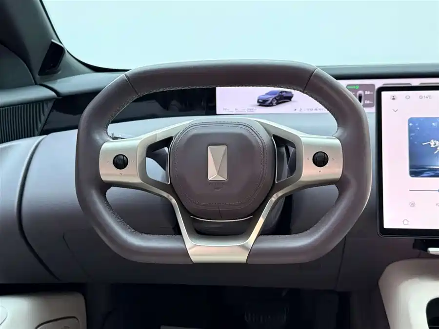 Used Avita 12 2023 700 Triple Laser Rear Drive Luxury Edition