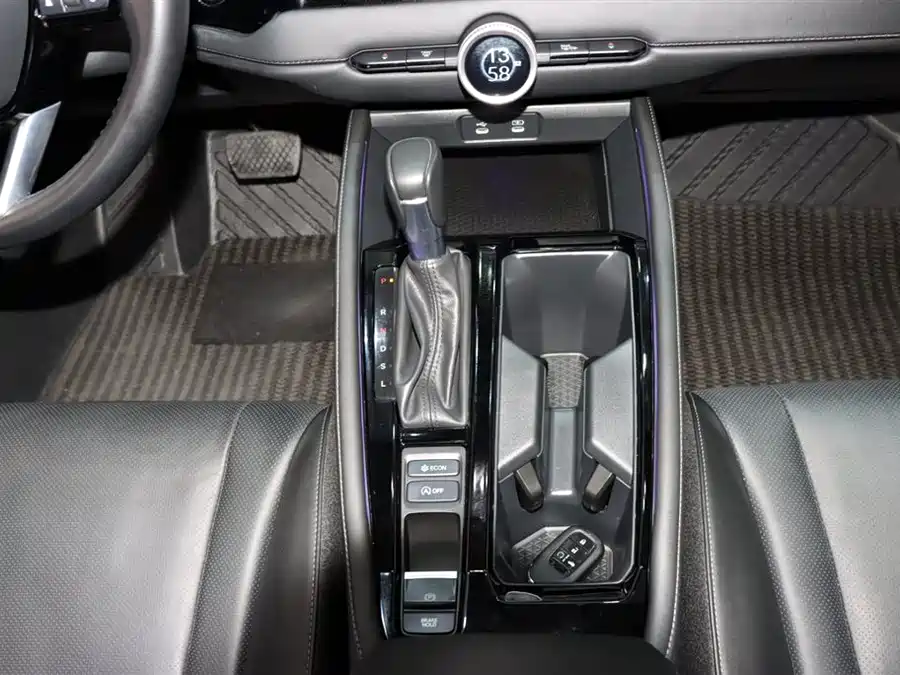 900x675_0_q87_c42_autohomecar__Chto52lDrdCARZaFAAHlv8pn4E0437.jpg.webp Used Accord 2025 260TURBO Premium Edition