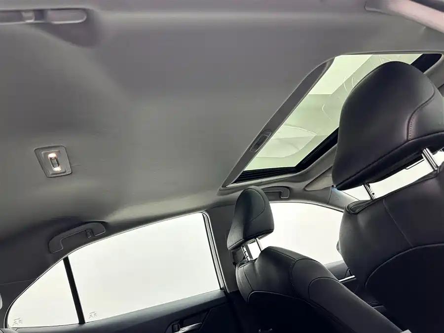 900x675_0_q87_c42_autohomecar__Chto52lEx8KAQMDLAAEtM3zgHw8016.jpg.webp Used Camry 2023 2.0G Deluxe Edition