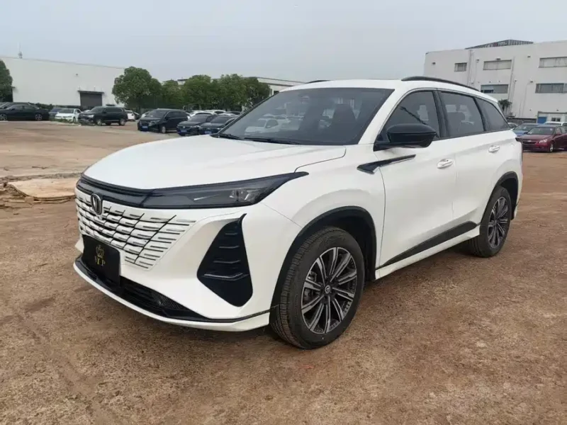 900x675_0_q87_c42_autohomecar__Chto52lJF-eAc9n3AASYhhHdv7s430.jpg.webp Used Changan CS75PLUS 2024 third generation championship version 1.5T smart driving style