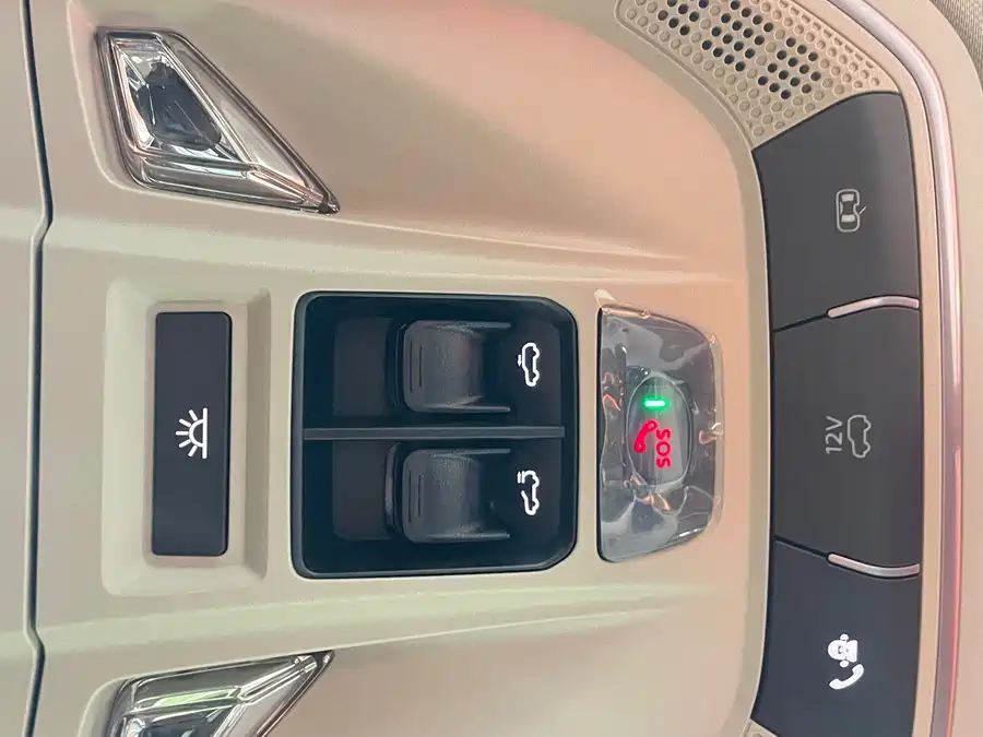 900x675_0_q87_c42_autohomecar__Chto52lOIvqAHLPRAAk5x3YEzh0219.jpg-1.webp Used GWM Tank 300 2024 2.0T Conqueror