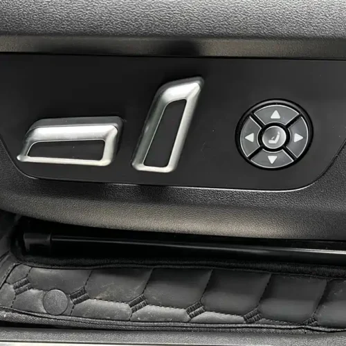 900x675_0_q87_c42_autohomecar__Chto52lR7AuAWyEwAAwB-ZBP99Q302.jpg.webp Used GWM Tank 300 2021 City Edition 2.0T Very Stylish