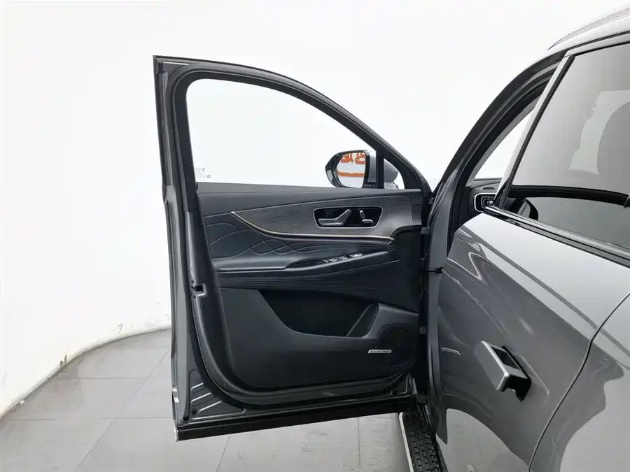 Used Tiggo 9 2023 2.0T dual-clutch two-wheel drive luxury version 5 seats