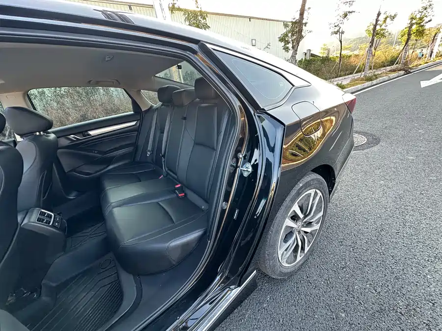 900x675_0_q87_c42_autohomecar__Chto52laSCqABjGJAA3Aj-Qhlm8741.jpg.webp Used Accord 2022 Rui·Hybrid 2.0L Magic Night·Rui Zun Edition