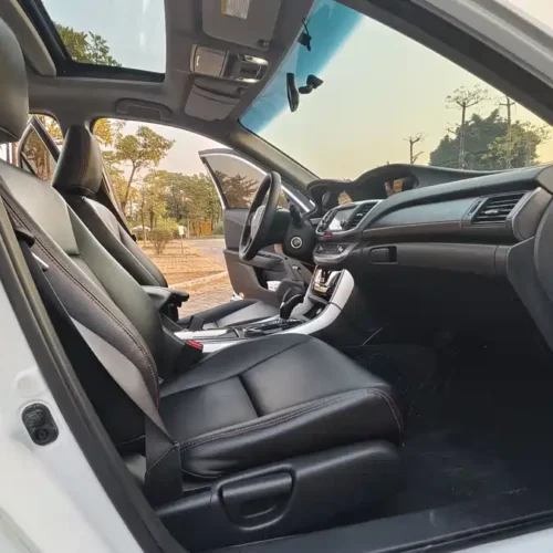 900x675_0_q87_c42_autohomecar__Chto52lbj8eAa4BiAAUlove7y5o326.jpg.webp Used Accord 2015 2.0L LX Comfort Edition