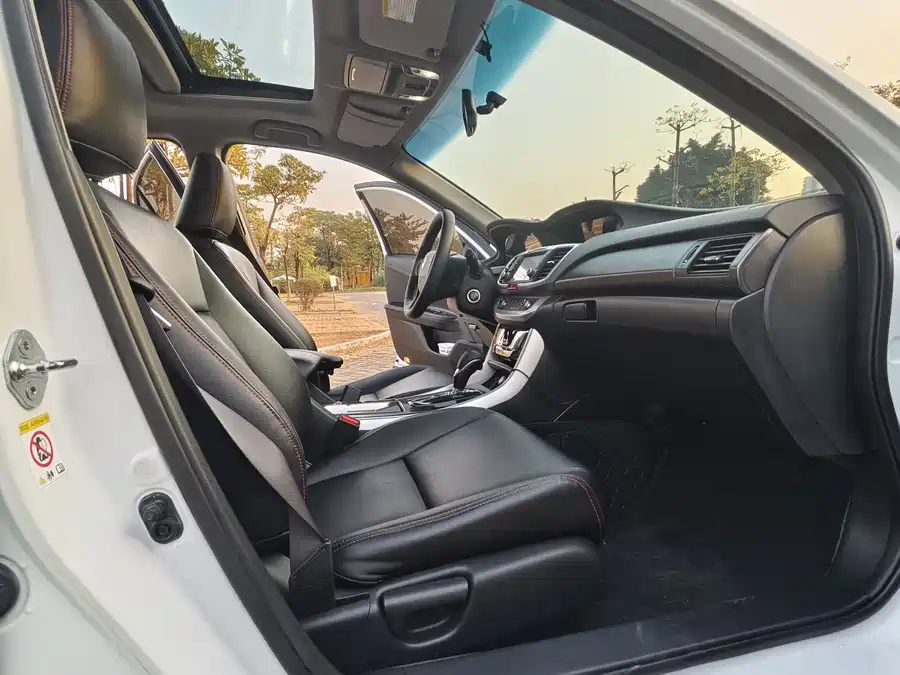 900x675_0_q87_c42_autohomecar__Chto52lbj8eAa4BiAAUlove7y5o326.jpg.webp Used Accord 2015 2.0L LX Comfort Edition