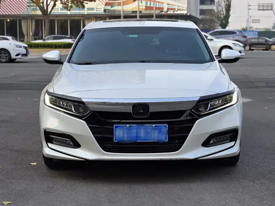 900x675_0_q87_c42_autohomecar__Chto52lbrEiAOpoWABAnYWu2BZA681.jpg.webp Used Accord 2021 260TURBO Luxury Starry Sky Limited Edition