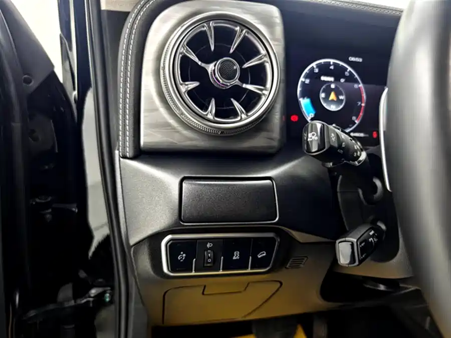 900x675_0_q87_c42_autohomecar__Chto52lcgDeAWGOrAAGAVi5wFRU041.jpg.webp Used GWM Tank 300 2023 Off-Road Version 2.0T Challenger