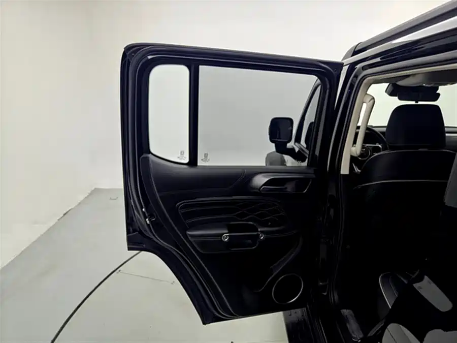 900x675_0_q87_c42_autohomecar__Chto52lcgDmAK2RWAAEQvvuWGDw997.jpg.webp Used GWM Tank 300 2023 Off-Road Version 2.0T Challenger