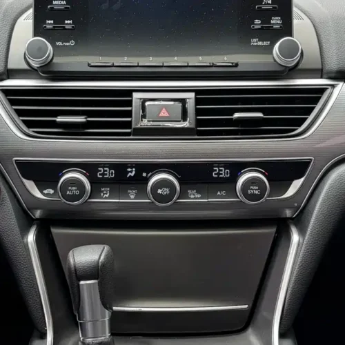 900x675_0_q87_c42_autohomecar__Chto52lvmnWAYP4uAAj6zIXSx6E343.jpg.webp Used Accord 2018 260TURBO Deluxe Edition National VI