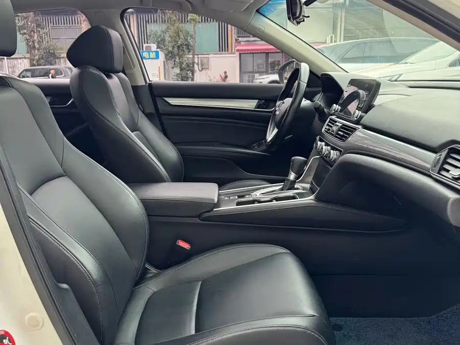 900x675_0_q87_c42_autohomecar__Chto52lvmniAN5z6AAhtuzpSH2A450.jpg.webp Used Accord 2018 260TURBO Deluxe Edition National VI