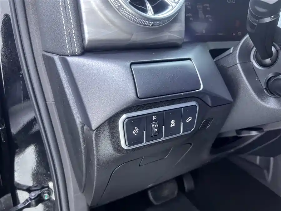 900x675_0_q87_c42_autohomecar__ChtpWGj1qDWASrFvAAHMuT0P9I4942.jpg.webp Used GWM Tank 300 2023 Off-Road Version 2.0T Conqueror