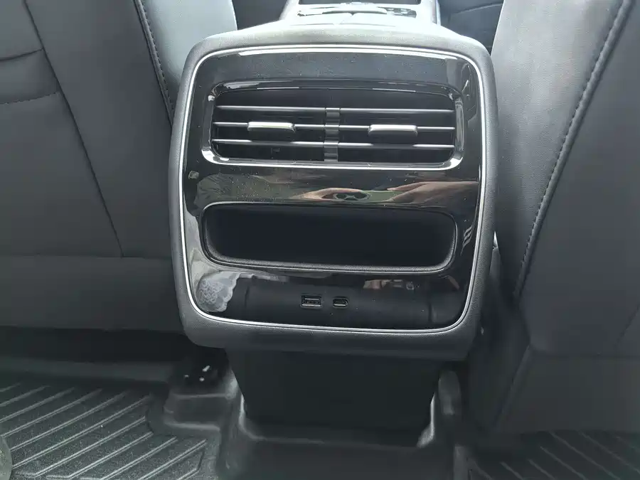 900x675_0_q87_c42_autohomecar__ChtpWGj4Oo2AcZclAANyaj21_3Q305.jpg.webp Used Tiggo 9 2025 2.0T dual-clutch two-wheel drive luxury version 7 seats
