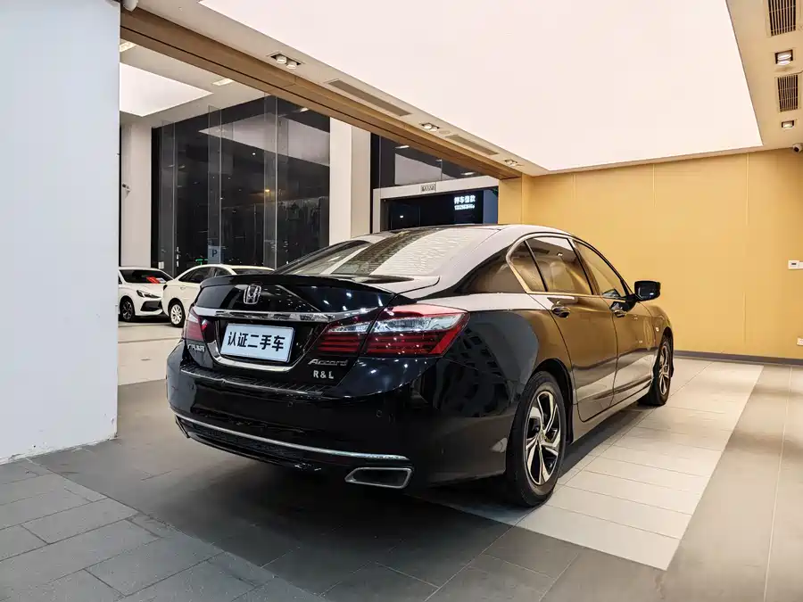 900x675_0_q87_c42_autohomecar__ChtpWGj8QnSAYGerAATdABd1BVE745.jpg.webp Used Accord 2016 2.0L Comfort Edition