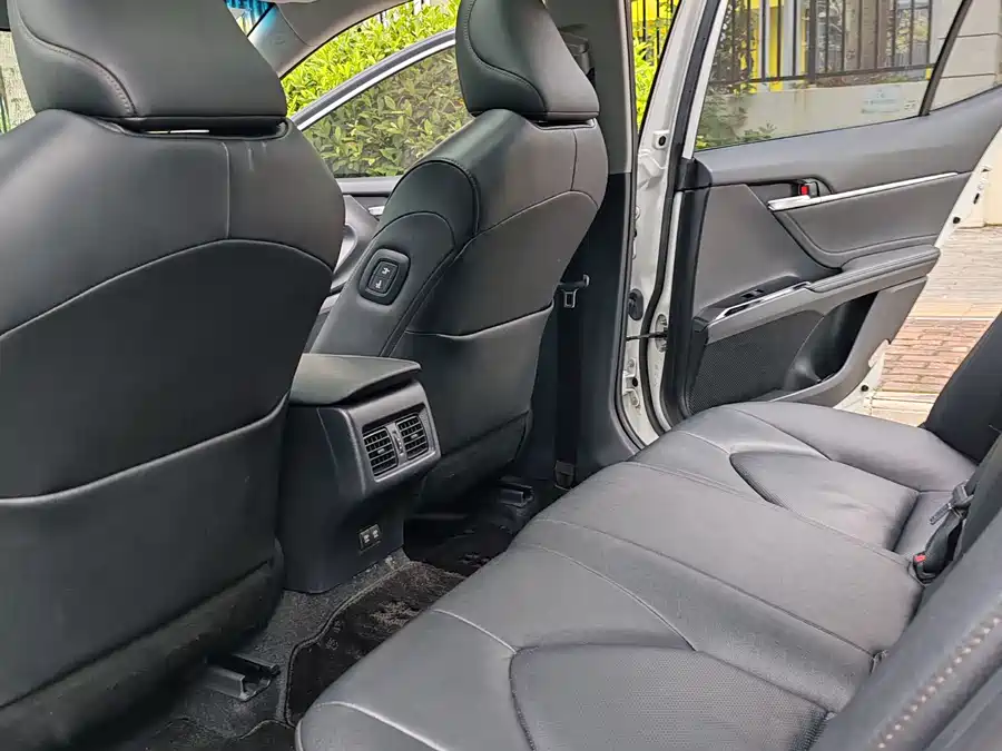 900x675_0_q87_c42_autohomecar__ChtpWGk2436ACjmSAAWumeO7DYk826.jpg.webp Used Camry 2019 facelift 2.5G Deluxe Edition