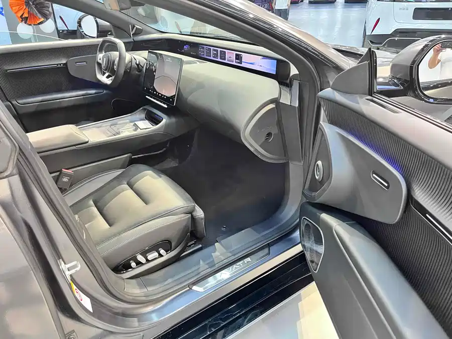 900x675_0_q87_c42_autohomecar__ChtpWGkVprKAVBrSAApDZPAuJiA903.jpg.webp Used Avita 12 2023 700 Triple Laser Rear Drive Luxury Edition