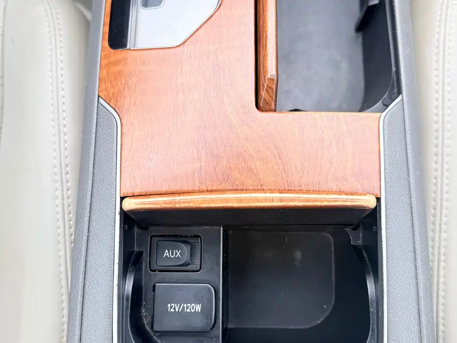 900x675_0_q87_c42_autohomecar__ChtpWGkr-lCAc4FVAAe-AB_G34Q200.jpg.webp Used Camry 2010 240G Deluxe Edition