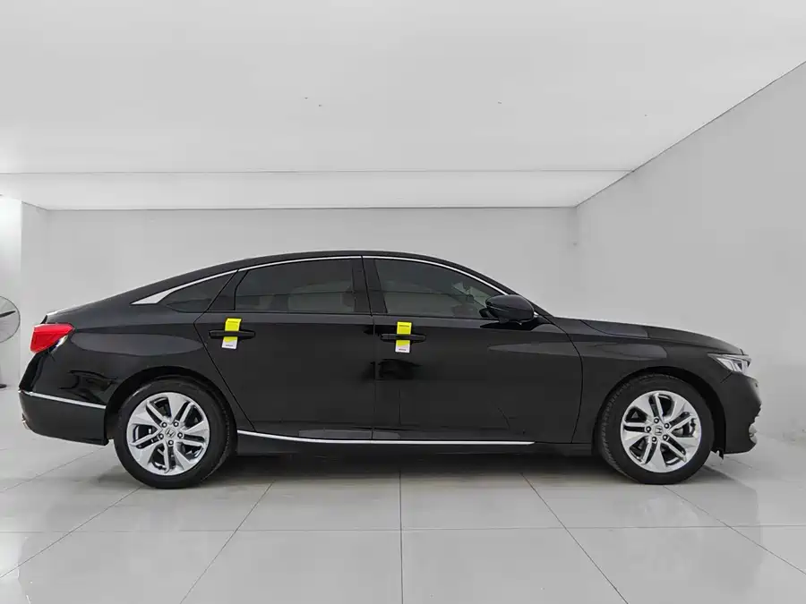 900x675_0_q87_c42_autohomecar__ChtpWGlLTcKAMUsLAANnyTHG3Ss340.jpg.webp Used Accord 2018 260TURBO Elite Edition National VI