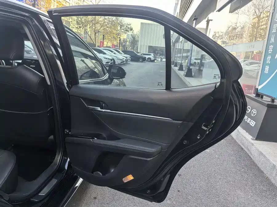 900x675_0_q87_c42_autohomecar__ChtpWGlPRfiAbWEgAAZxTDagya8601.jpg.webp Used Camry 2023 2.0G Deluxe Edition