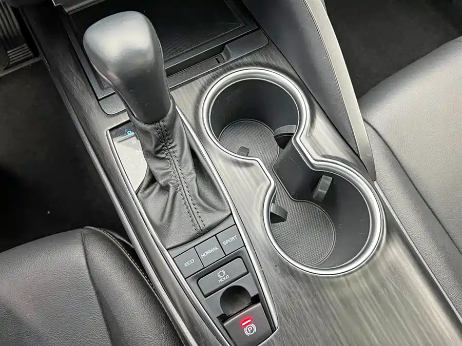 900x675_0_q87_c42_autohomecar__ChtpWGlQzCOAHgvCAAKAI_5AEik954.jpg.webp Used Camry 2021 2.5G Deluxe Edition