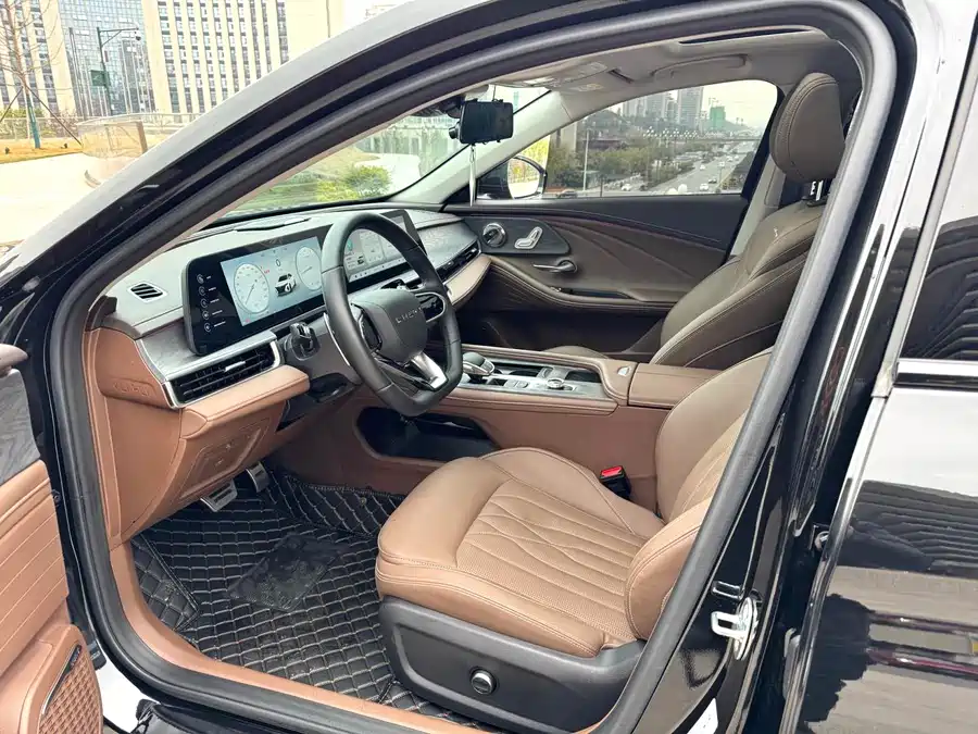 900x675_0_q87_c42_autohomecar__ChtpWGlXaJKAV5RuAAd50wED8Ds834.jpg.webp Used Chery Arrizo 8 2023 high-energy version 2.0T DCT power