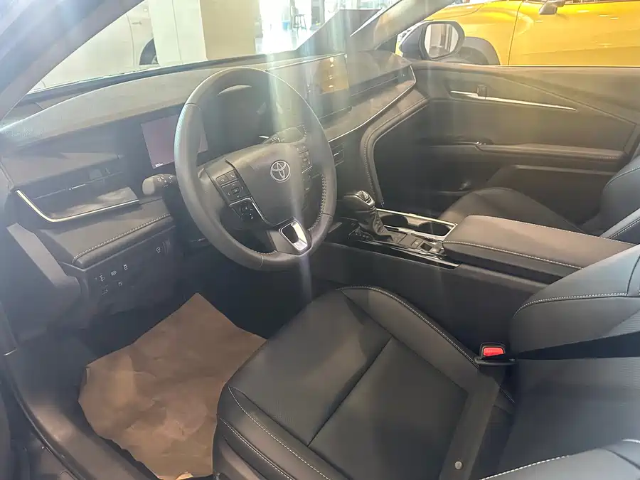 Used Camry 2024 2.0GVP Deluxe Edition