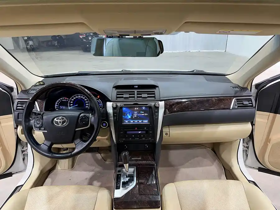 900x675_0_q87_c42_autohomecar__ChtpWGlga-2AZePGAAbWWHKUbIE126.jpg.webp Used Camry 2015 2.5G Deluxe Navigation Edition