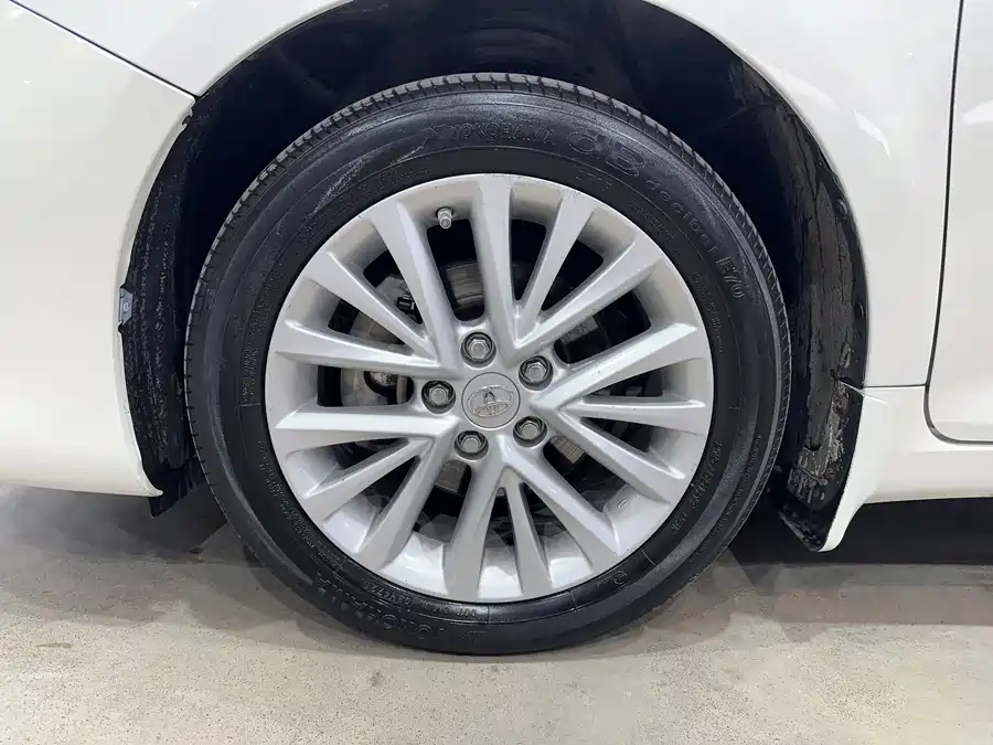 900x675_0_q87_c42_autohomecar__ChtpWGlga-iAYVaBAAZZzTIiX5o232.jpg.webp Used Camry 2015 2.5G Deluxe Navigation Edition