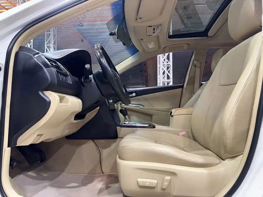 900x675_0_q87_c42_autohomecar__ChtpWGlga-qAWFTDAAT8GDvgrAM732.jpg.webp Used Camry 2015 2.5G Deluxe Navigation Edition