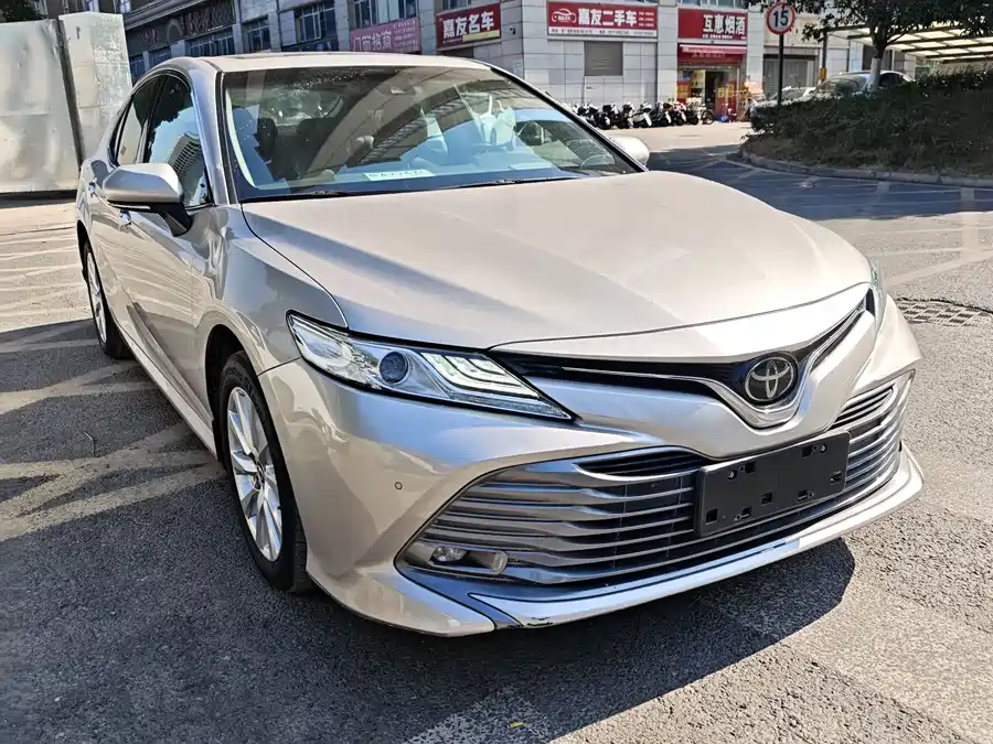 900x675_0_q87_c42_autohomecar__ChtpWGlgjtWAcNnvAAqpFMOOWGE586.jpg.webp Used Camry 2019 2.0G Deluxe Edition National V