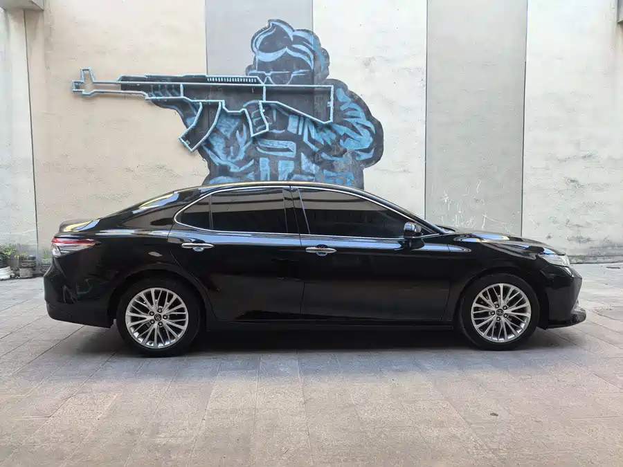 900x675_0_q87_c42_autohomecar__ChtpWGliBTuAMryeAAiFSi5meBY318.jpg.webp Used Camry 2018 2.5G Deluxe Edition