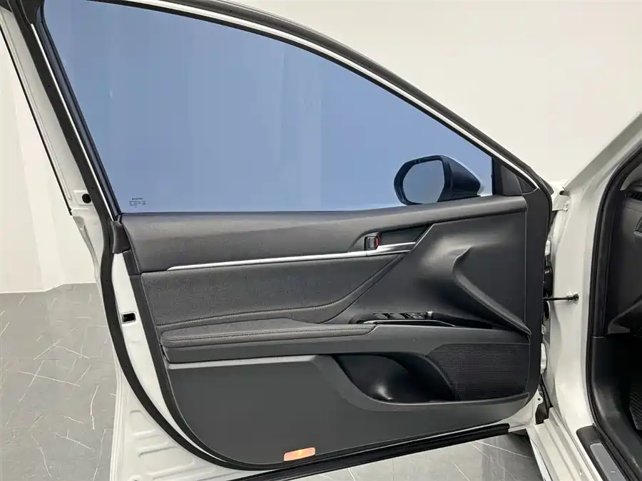 900x675_0_q87_c42_autohomecar__ChtpWGlktwGAe760AAGHP8JeNlI128.jpg.webp Used Camry 2023 2.0G Deluxe Edition