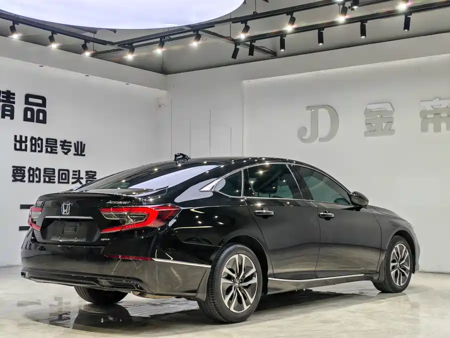 900x675_0_q87_c42_autohomecar__ChtpWGllwFOAAd0uAASc3BCVkFQ379.jpg.webp Used Accord 2022 Sharp Hybrid 2.0L Sharp Collar Edition