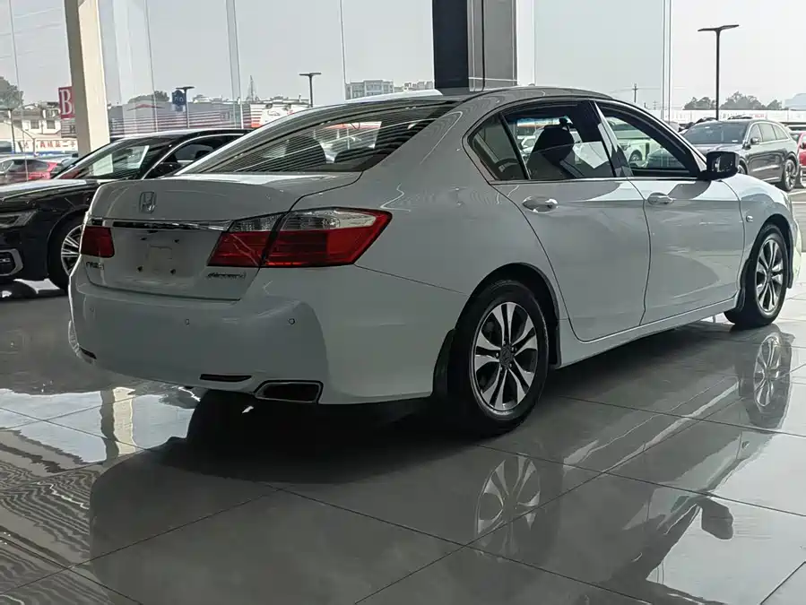 900x675_0_q87_c42_autohomecar__ChtpWGlnKfOAXaDDAAMlMiAfBmo475.jpg.webp Used Accord 2014 2.0L EXN Deluxe Navigation Edition