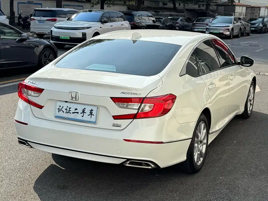 900x675_0_q87_c42_autohomecar__ChtpWGlvmn6AZCHiAA29oxf7R8Y612.jpg.webp Used Accord 2018 260TURBO Deluxe Edition National VI