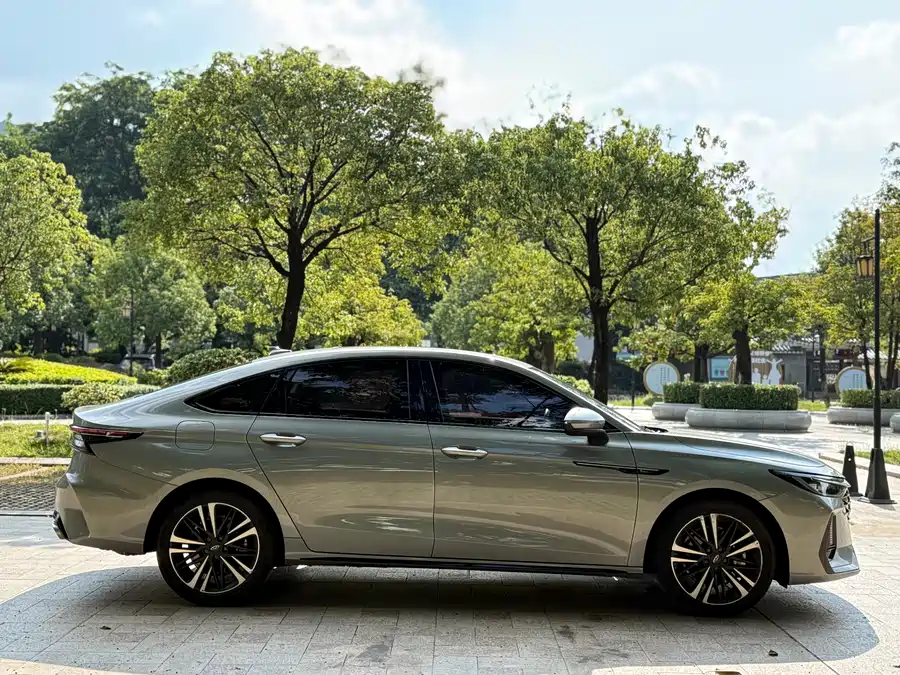 900x675_0_q87_c42_autohomecar__ChxpV2j06cKAIGZlAAxiHuLRESQ408.jpg.webp Used Chery Arrizo 8 2023 high-energy version 2.0T DCT Chi