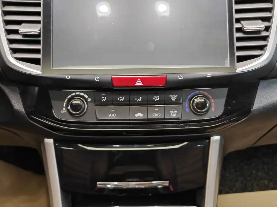 900x675_0_q87_c42_autohomecar__ChxpV2j8Qm6AFPFhAANkrFkcn-c656.jpg.webp Used Accord 2016 2.0L Comfort Edition