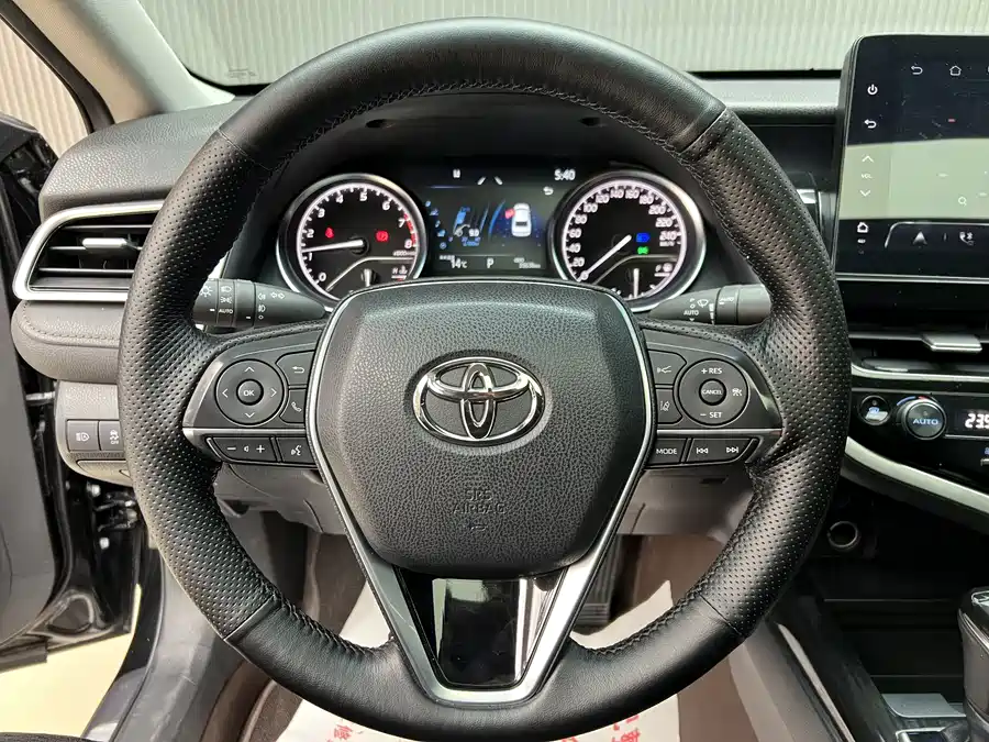 900x675_0_q87_c42_autohomecar__ChxpV2lMpOmACpEnAAid5H_KoYc203.jpg.webp Used Camry 2023 2.0G Deluxe Edition