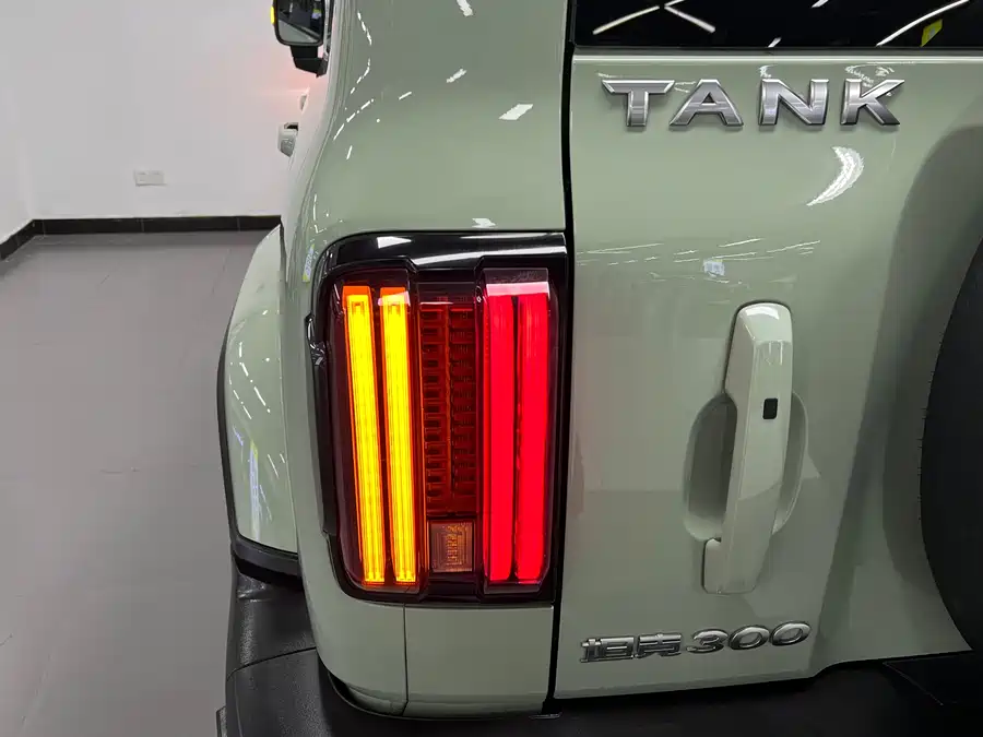 900x675_0_q87_c42_autohomecar__ChxpV2lR7ACAfcLDAAWs6HDxZyg408.jpg.webp Used GWM Tank 300 2021 City Edition 2.0T Very Stylish