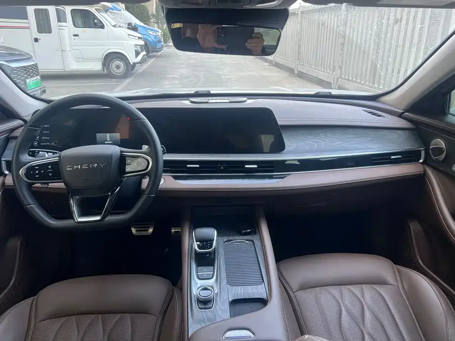 900x675_0_q87_c42_autohomecar__ChxpV2lTRS2AdaYFAAjVh2WXgyw649.jpg.webp Used Chery Arrizo 8 2024 high-energy version 2.0T DCT Royal