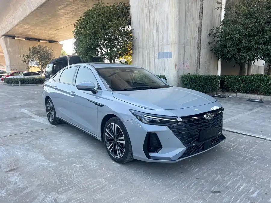 900x675_0_q87_c42_autohomecar__ChxpV2lTRSyAGJUKAAyPKug_Ig8441.jpg.webp Used Chery Arrizo 8 2024 high-energy version 2.0T DCT Royal