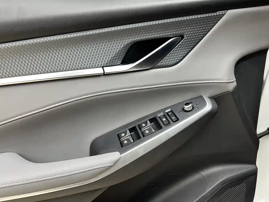900x675_0_q87_c42_autohomecar__ChxpV2lV7UiASfhWAAdAvZIqN9k104.jpg.webp Used Changan CS75PLUS 2022 second generation 1.5T automatic premium model