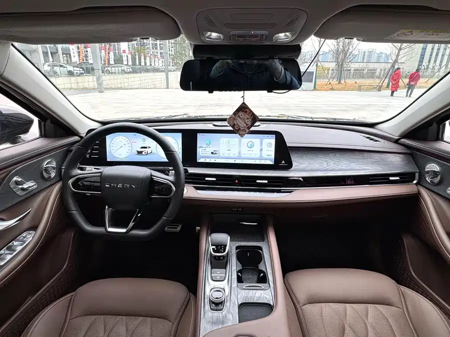 900x675_0_q87_c42_autohomecar__ChxpV2lXaJGAdSGGAAatpwFc_rY411.jpg.webp Used Chery Arrizo 8 2023 high-energy version 2.0T DCT power