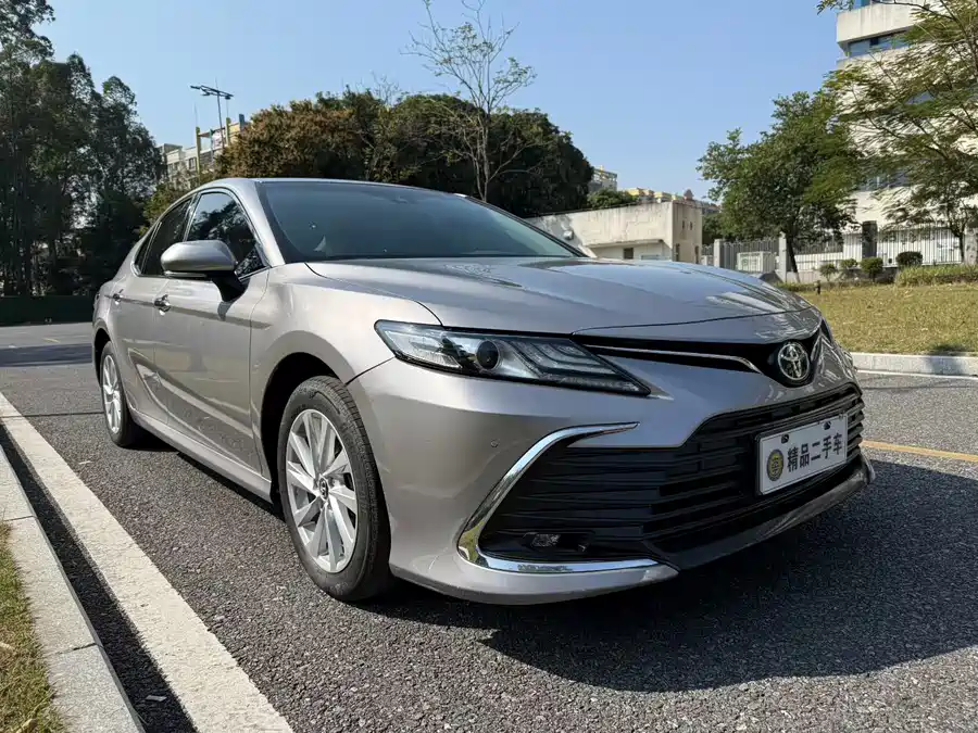 Used Camry 2021 2.0G Deluxe Edition