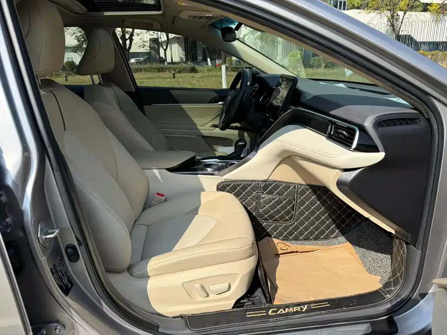 Used Camry 2021 2.0G Deluxe Edition