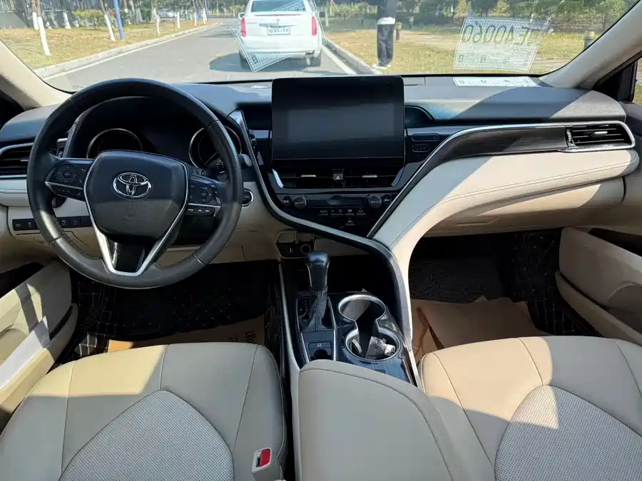 Used Camry 2021 2.0G Deluxe Edition